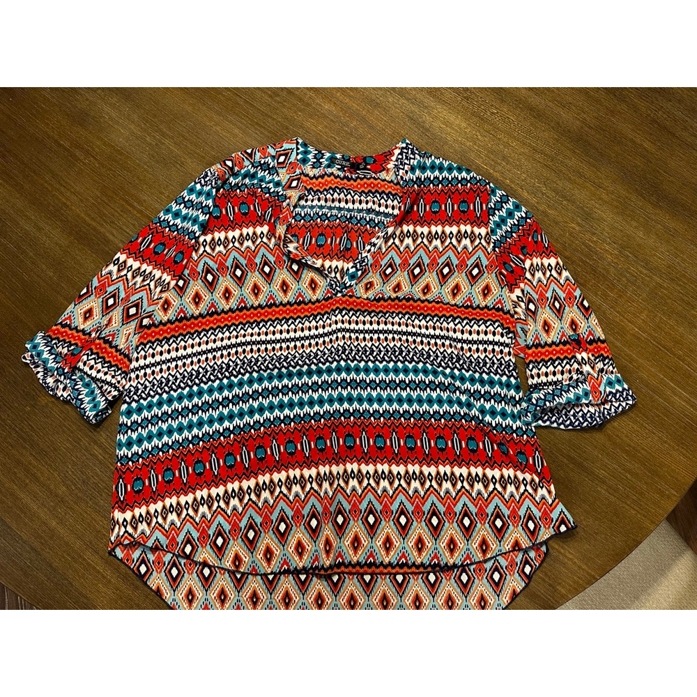 CURE. Plus 2X Red Teal Patterned Blouse